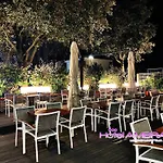Ambra - Fronte Mare - Vicinissimi Al Centro 3* Milano Marittima