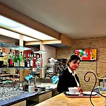 Hotel Ambra - Fronte Mare - Vicinissimi Al Centro