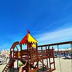 Ambra - Fronte Mare - Vicinissimi Al Centro Hotel 3*