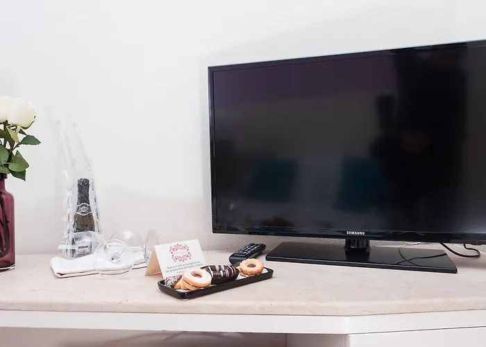 Ambra - Fronte Mare - Vicinissimi Al Centro Hotell 3*