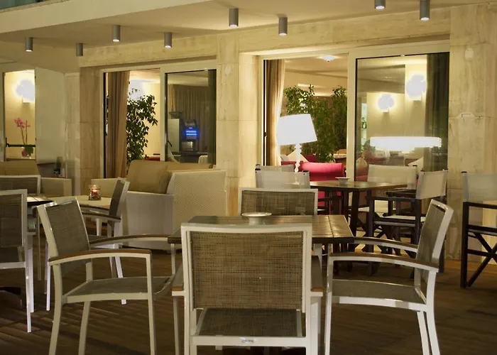 Hotel Ambra - Fronte Mare - Vicinissimi Al Centro Milano Marittima