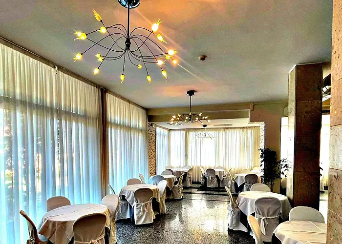 Hotell Ambra - Fronte Mare - Vicinissimi Al Centro 3*