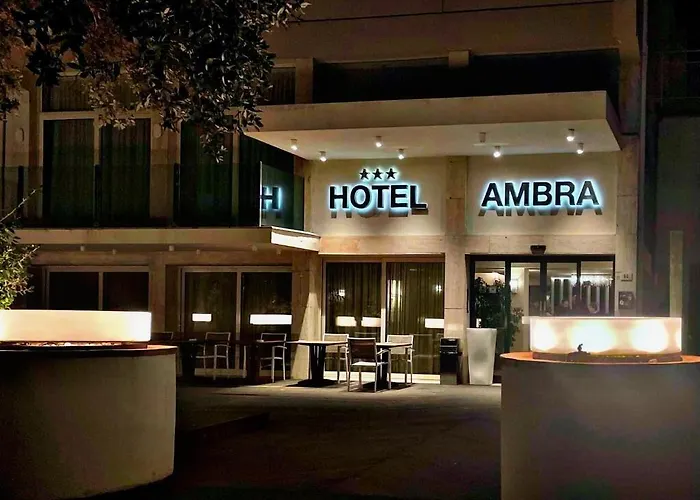 Ambra - Fronte Mare - Vicinissimi Al Centro 3*
