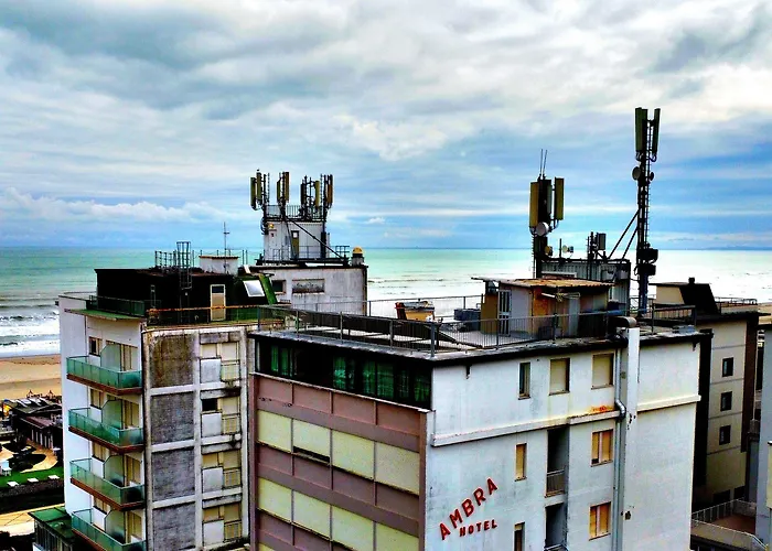 Ambra - Fronte Mare - Vicinissimi Al Centro Hotell Milano Marittima