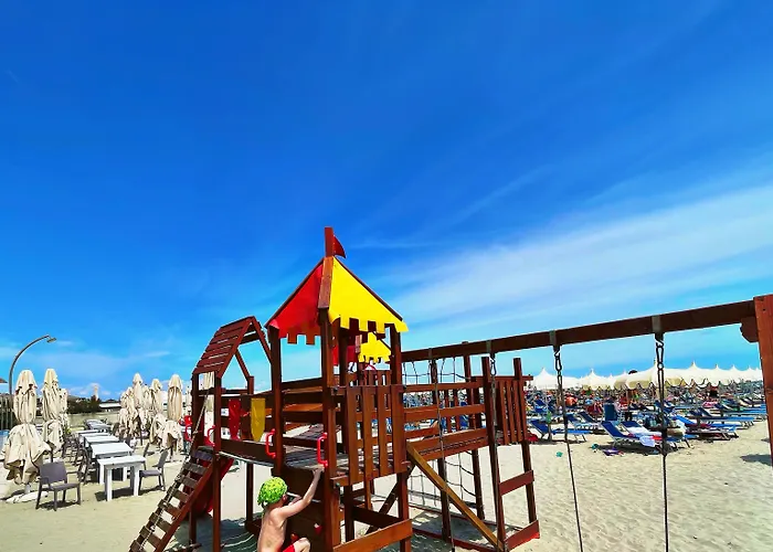 Ambra - Fronte Mare - Vicinissimi Al Centro Hotell 3*