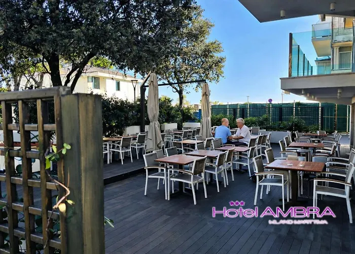 Ambra - Fronte Mare - Vicinissimi Al Centro Milano Marittima