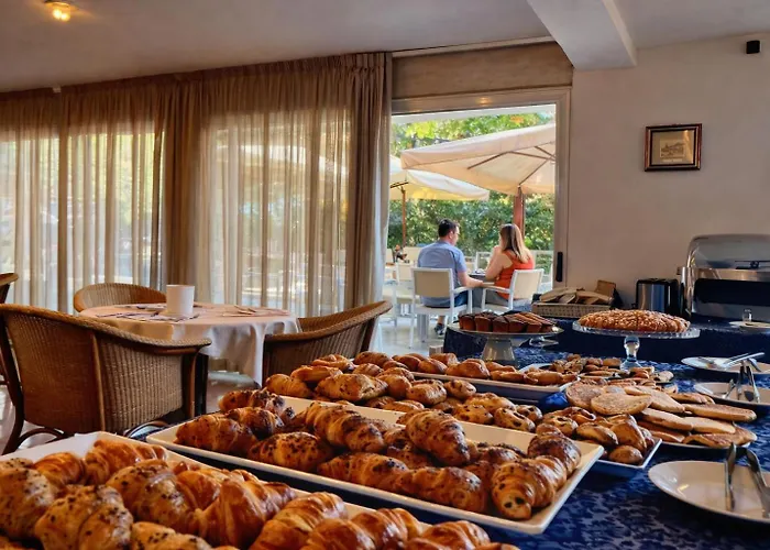 Hotell Ambra - Fronte Mare - Vicinissimi Al Centro