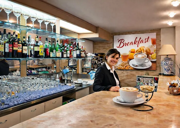 Hotell Ambra - Fronte Mare - Vicinissimi Al Centro