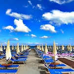 Hotel Ambra - Fronte Mare - Vicinissimi Al Centro Milano Marittima