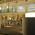 Hotel Ambra - Fronte Mare - Vicinissimi Al Centro 3*