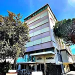 Ambra - Fronte Mare - Vicinissimi Al Centro 3*