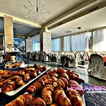 Ambra - Fronte Mare - Vicinissimi Al Centro Hotel Milano Marittima