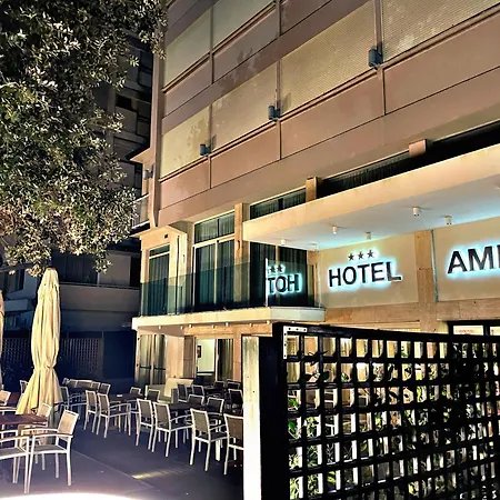 Ambra - Fronte Mare - Vicinissimi Al Centro 3* Milano Marittima