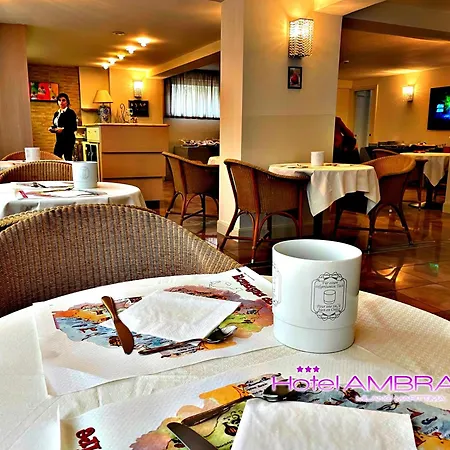 Hotel Ambra - Fronte Mare - Vicinissimi Al Centro Milano Marittima