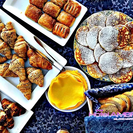 Szálloda Ambra - Fronte Mare - Vicinissimi Al Centro Milano Marittima