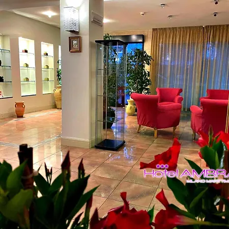 Hotel Ambra - Fronte Mare - Vicinissimi Al Centro Milano Marittima