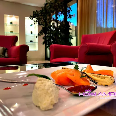 Ambra - Fronte Mare - Vicinissimi Al Centro 3* Milano Marittima