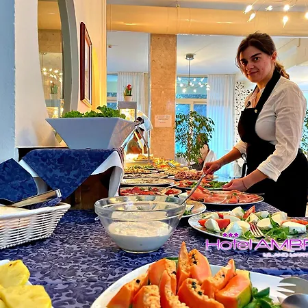 Szálloda Ambra - Fronte Mare - Vicinissimi Al Centro