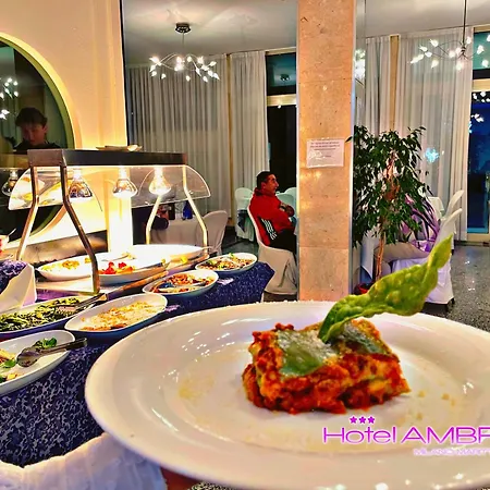 Hotel Ambra - Fronte Mare - Vicinissimi Al Centro Milano Marittima