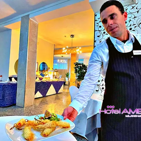 Ambra - Fronte Mare - Vicinissimi Al Centro Milano Marittima