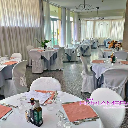 Ambra - Fronte Mare - Vicinissimi Al Centro Hotel Milano Marittima