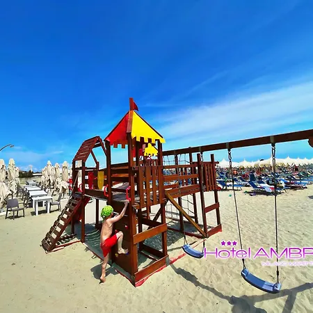 Ambra - Fronte Mare - Vicinissimi Al Centro Hotel 3*