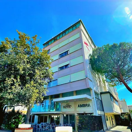 Ambra - Fronte Mare - Vicinissimi Al Centro Hotel 3*