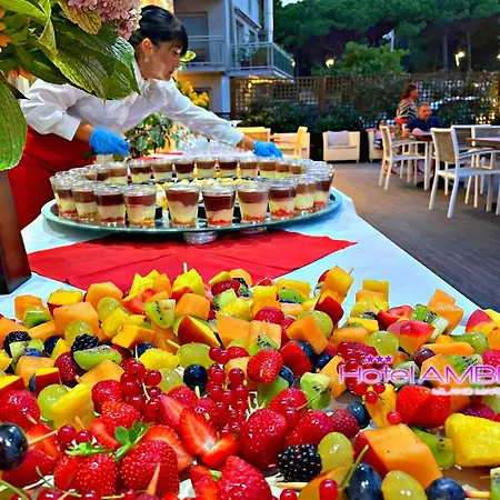 Ambra - Fronte Mare - Vicinissimi Al Centro Milano Marittima