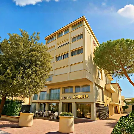 Ambra - Fronte Mare - Vicinissimi Al Centro Milano Marittima