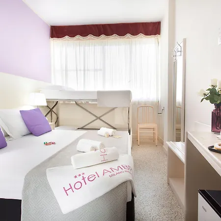 Ambra - Fronte Mare - Vicinissimi Al Centro Hotel