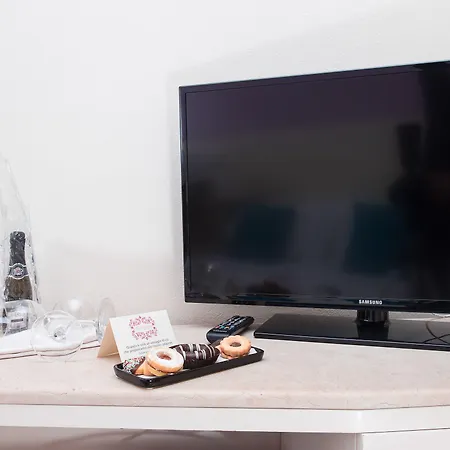 Ambra - Fronte Mare - Vicinissimi Al Centro Hotel 3*