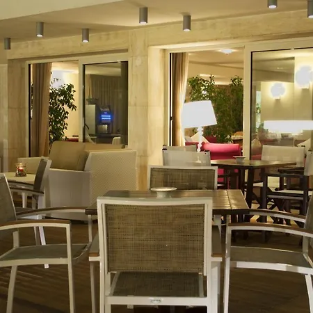 Hotel Ambra - Fronte Mare - Vicinissimi Al Centro Milano Marittima