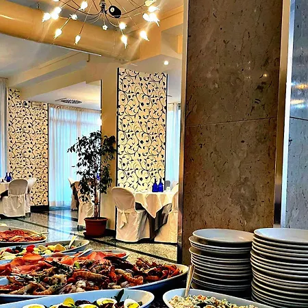 Ambra - Fronte Mare - Vicinissimi Al Centro 3* Milano Marittima