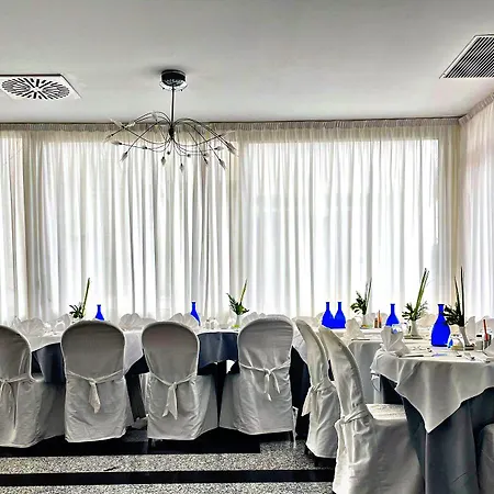 Szálloda Ambra - Fronte Mare - Vicinissimi Al Centro Milano Marittima