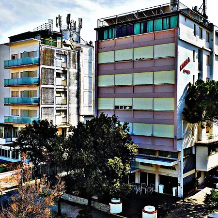 호텔 Ambra - Fronte Mare - Vicinissimi Al Centro