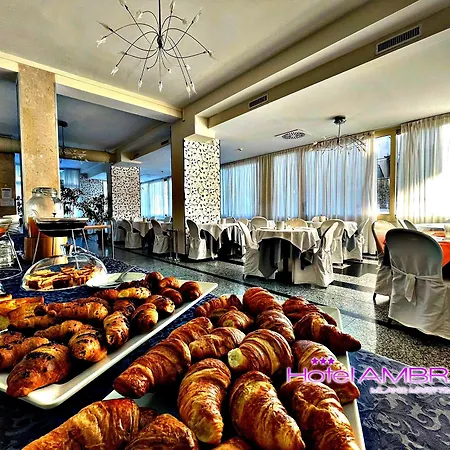 Ambra - Fronte Mare - Vicinissimi Al Centro Hotel Milano Marittima