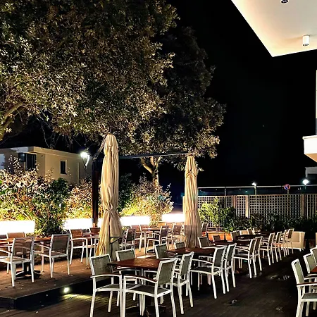 Szálloda Ambra - Fronte Mare - Vicinissimi Al Centro Milano Marittima