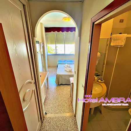 Ambra - Fronte Mare - Vicinissimi Al Centro 3*