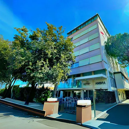 Ambra - Fronte Mare - Vicinissimi Al Centro Hotel Milano Marittima