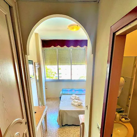 Ambra - Fronte Mare - Vicinissimi Al Centro Milano Marittima