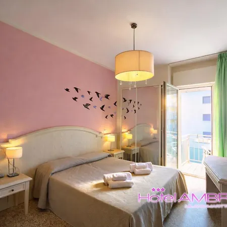 Hotel Ambra - Fronte Mare - Vicinissimi Al Centro