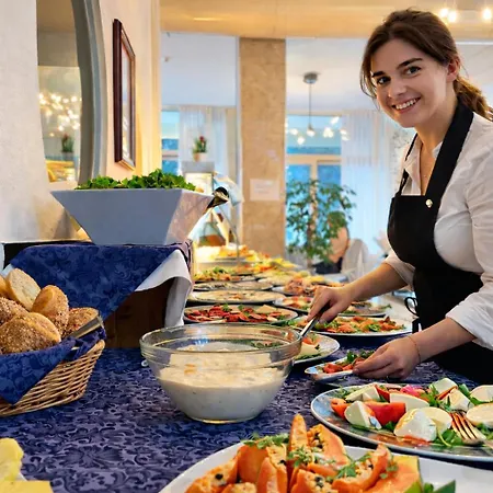 酒店 Ambra - Fronte Mare - Vicinissimi Al Centro 3*