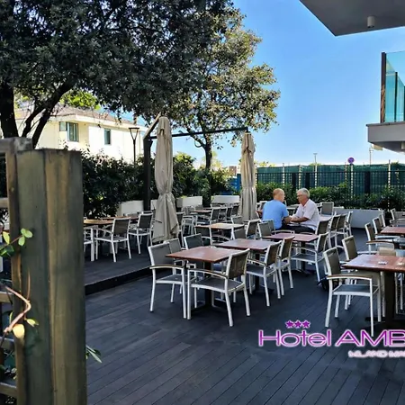 Ambra - Fronte Mare - Vicinissimi Al Centro ميلانو ماريتيما