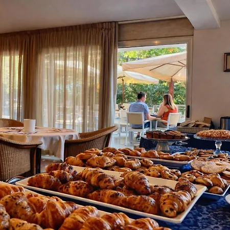 호텔 Ambra - Fronte Mare - Vicinissimi Al Centro