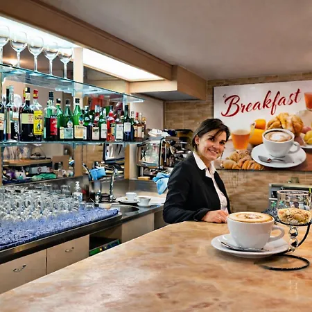 호텔 Ambra - Fronte Mare - Vicinissimi Al Centro