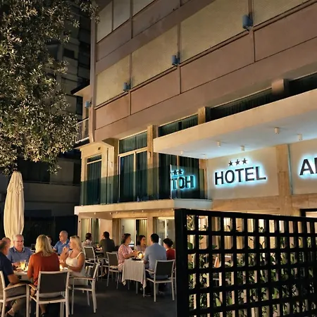 호텔 Ambra - Fronte Mare - Vicinissimi Al Centro 3*