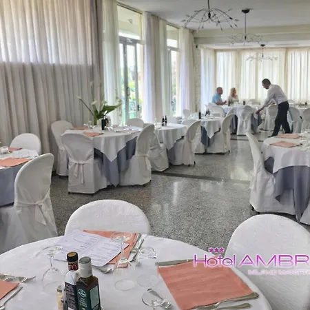 Ambra - Fronte Mare - Vicinissimi Al Centro 3* 밀라노마리티마