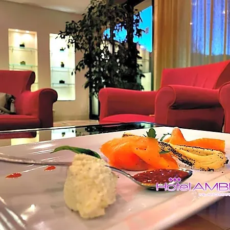 Ambra - Fronte Mare - Vicinissimi Al Centro 3* Milano Marittima