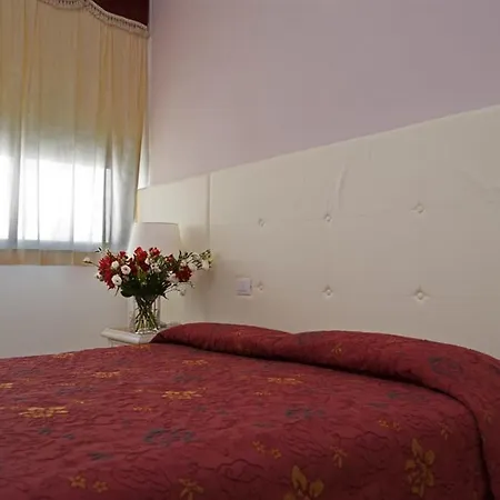 Ambra - Fronte Mare - Vicinissimi Al Centro 3*