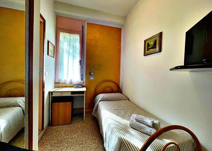 Otel Ambra - Fronte Mare - Vicinissimi Al Centro Milano Marittima